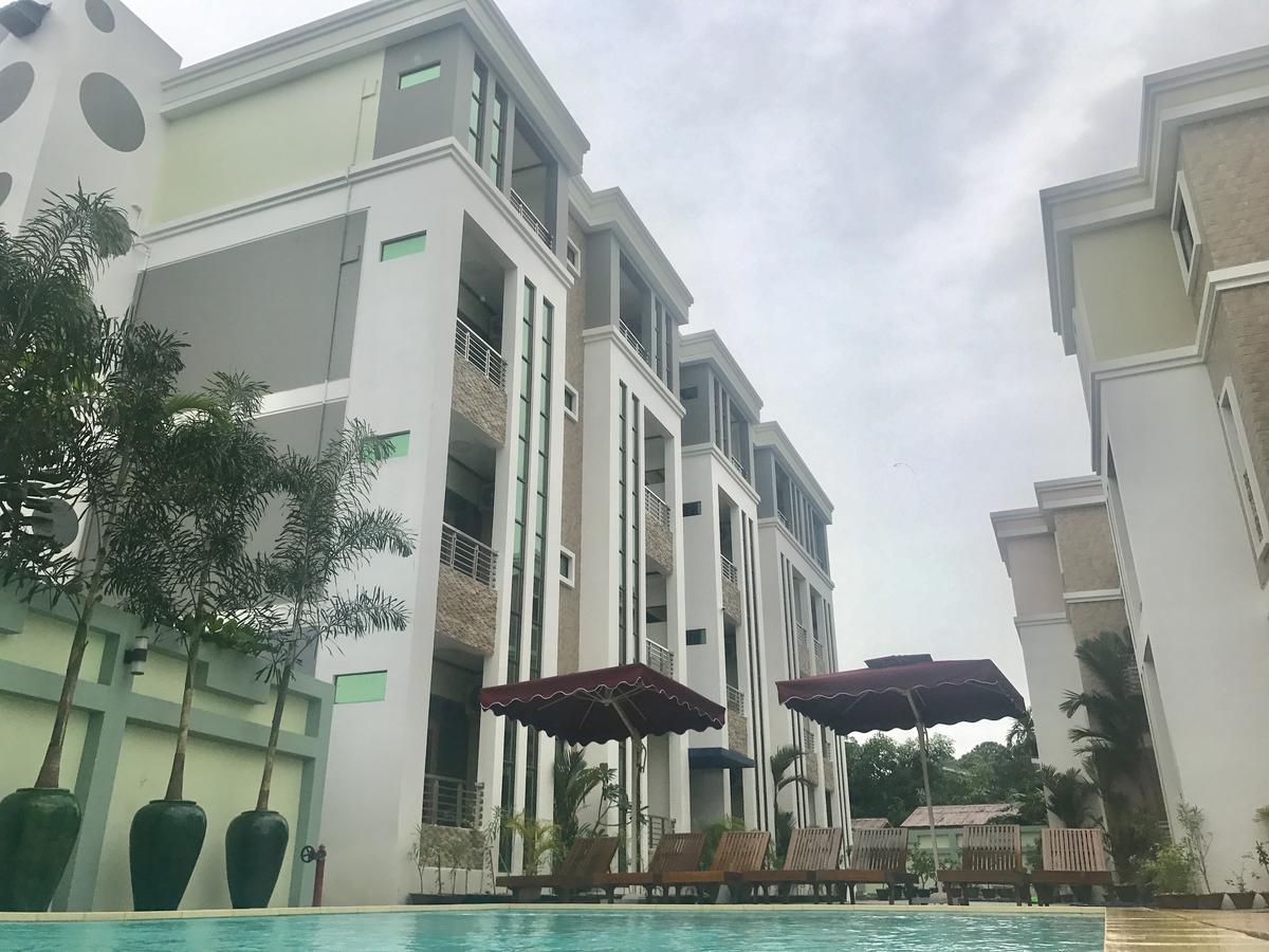 Ten Mile Hotel Yangon Exterior photo