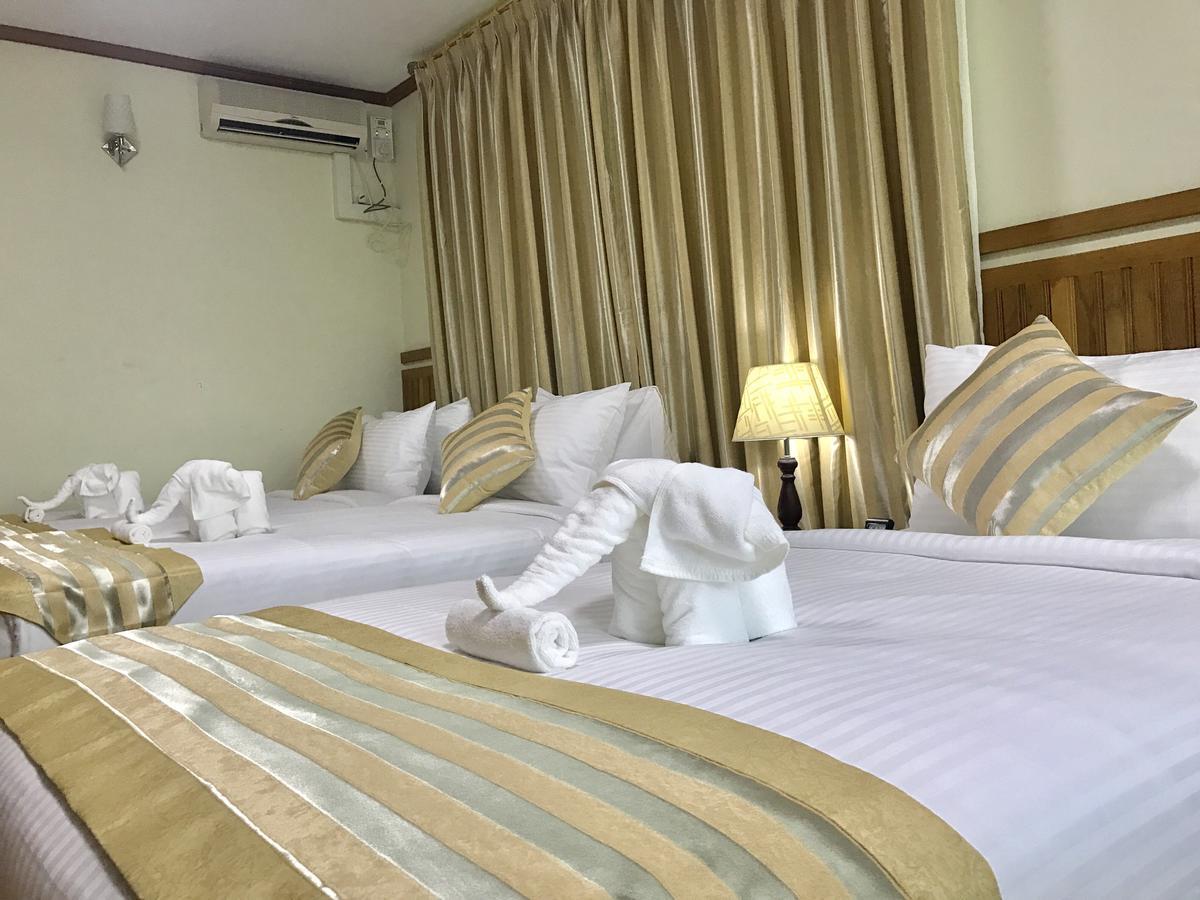Ten Mile Hotel Yangon Exterior photo
