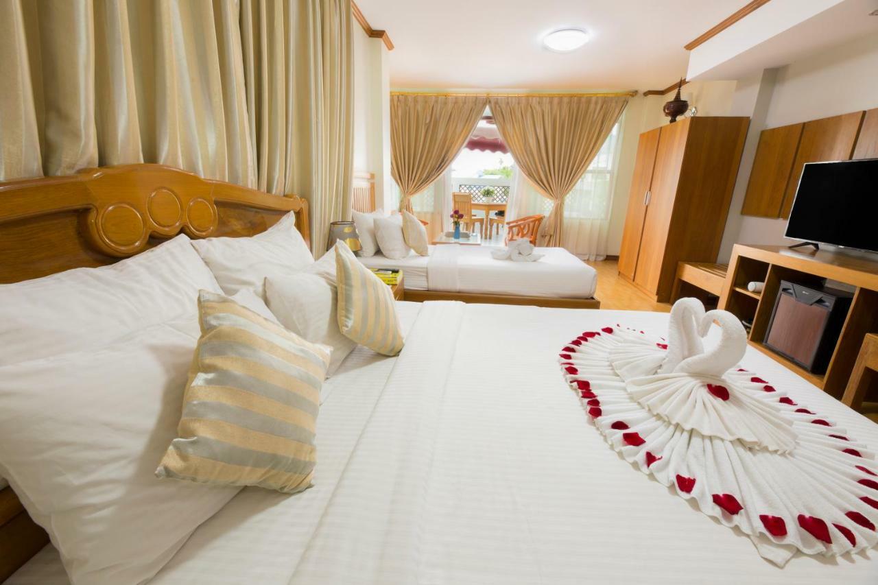 Ten Mile Hotel Yangon Exterior photo