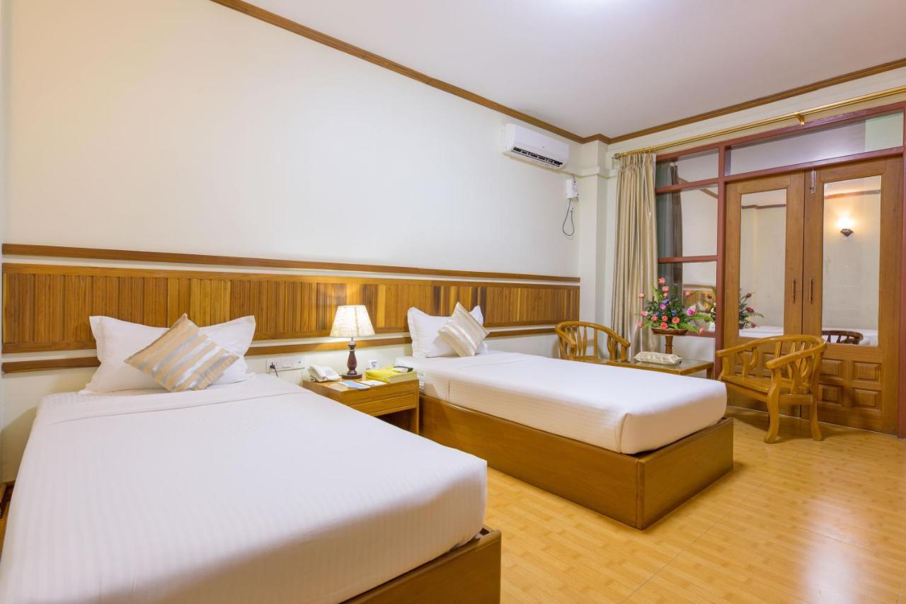 Ten Mile Hotel Yangon Exterior photo