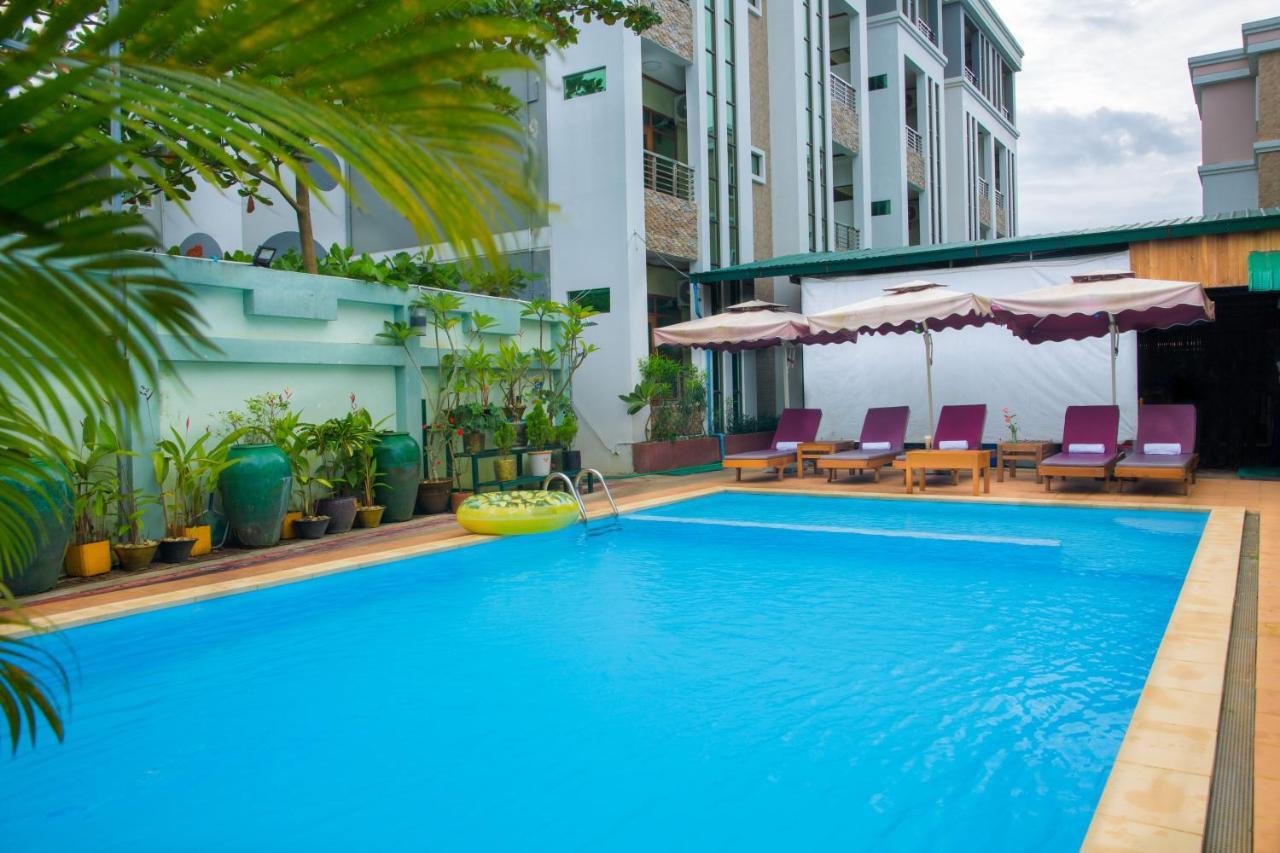 Ten Mile Hotel Yangon Exterior photo